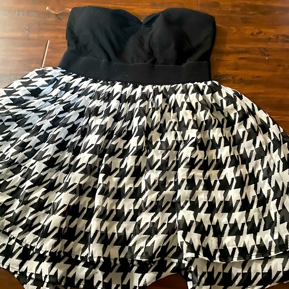 Wet seal padded sweetheart dress